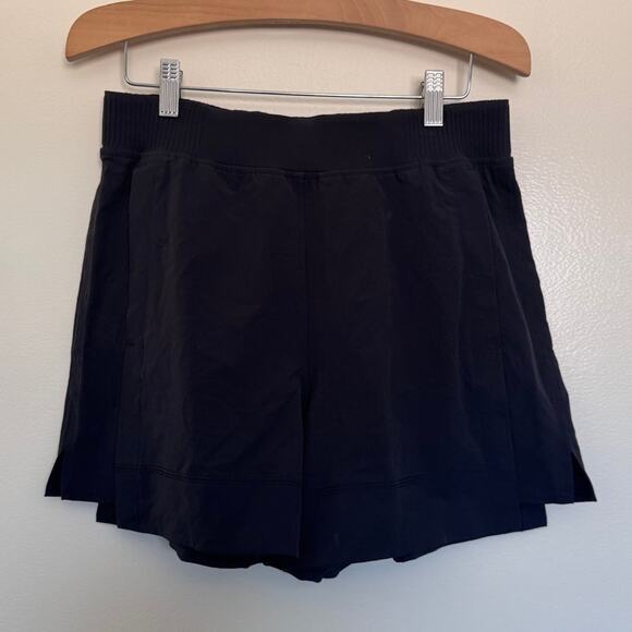 Lululemon Stretch Woven Relaxed-Fit High-Rise Short 4" in Black Size Medium - Picture 4 of 6